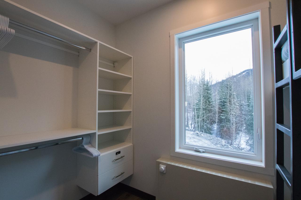 Hotel The Burfield à Sun Peaks Extérieur photo