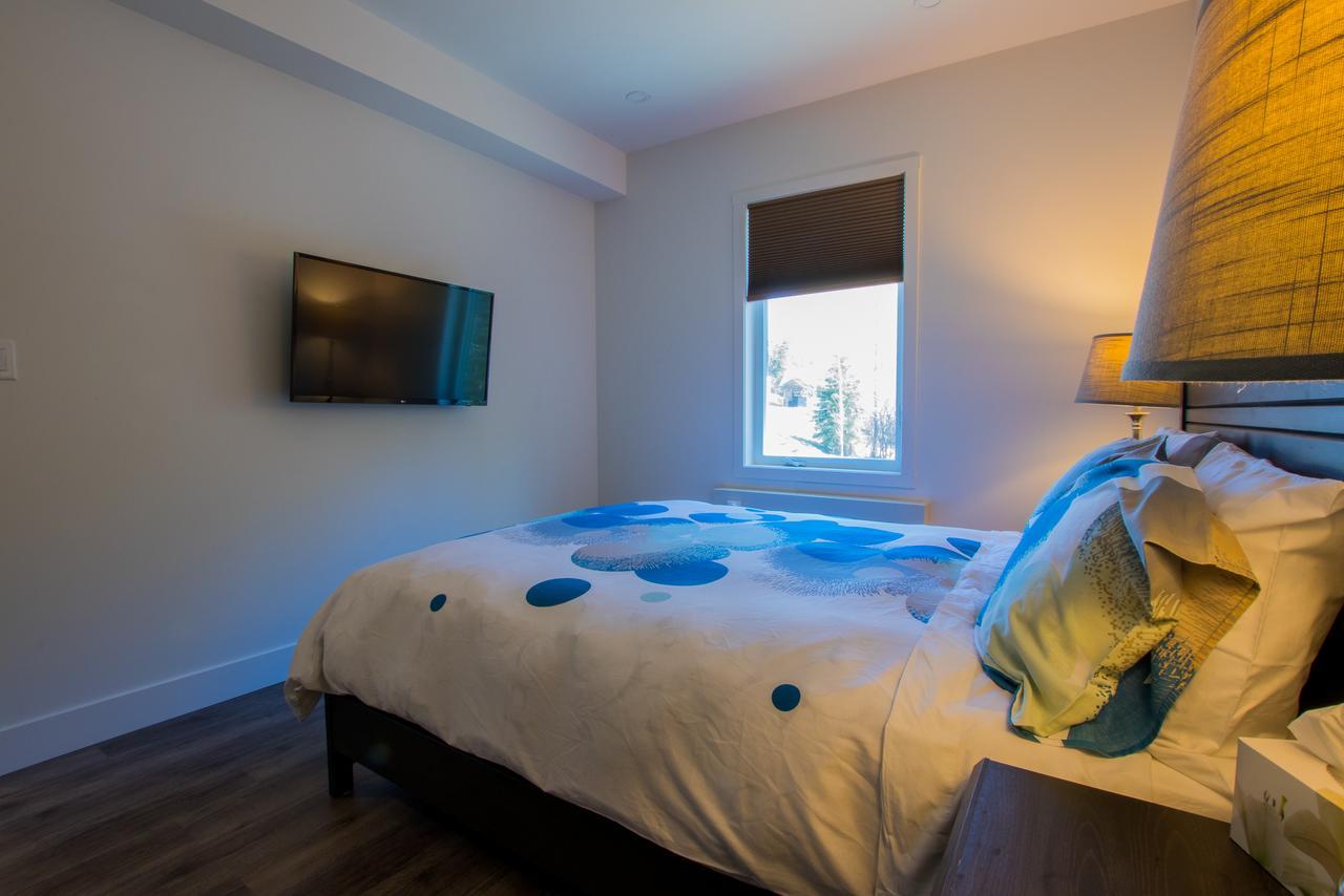 Hotel The Burfield à Sun Peaks Extérieur photo